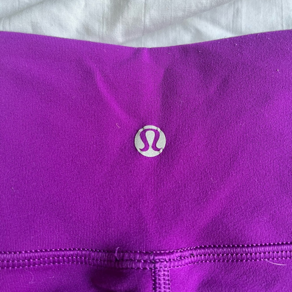 Lululemon reversible capri leggings size 6